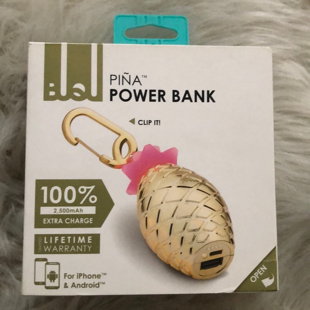 NEW NEW PINEAPPLE POWER BANK